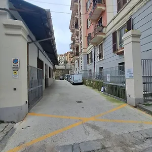 Pensión Real, La Spezia